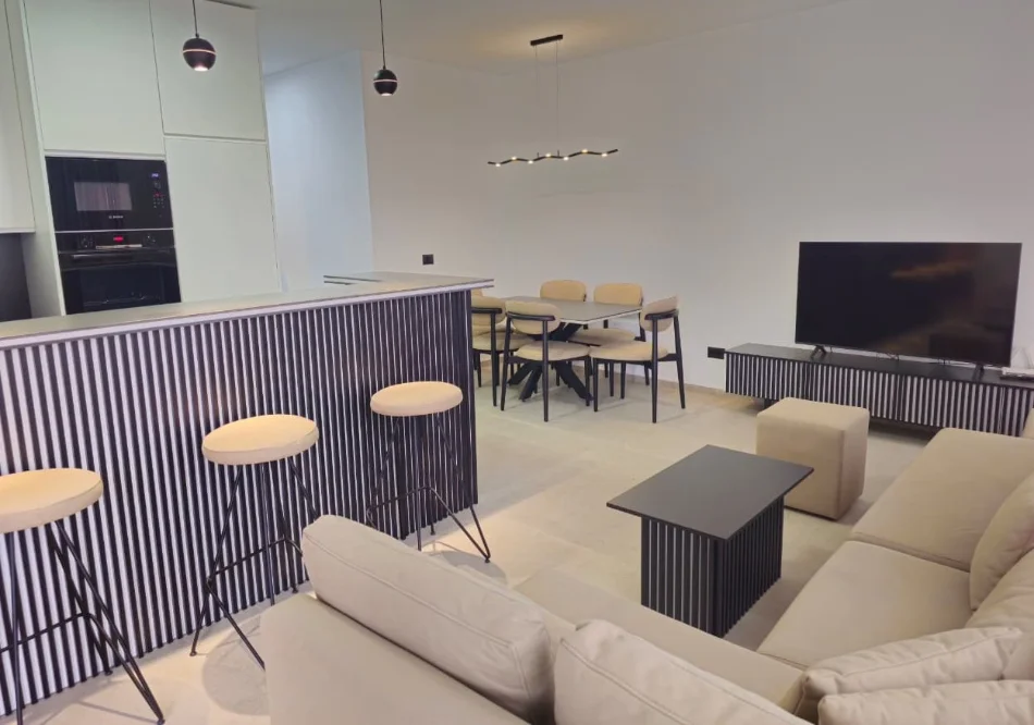 Tirane, jepet me qera apartament 2+1 Kati 1, 100 m² 1.350 € 