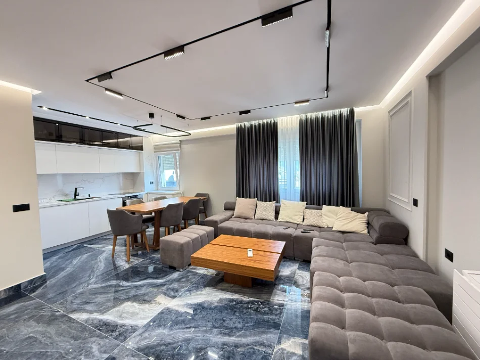Tirane, jepet me qera apartament 2+1+Ballkon Kati 4, 150 m² 1.500 € (KOPSHTI ZOLOGJIK)