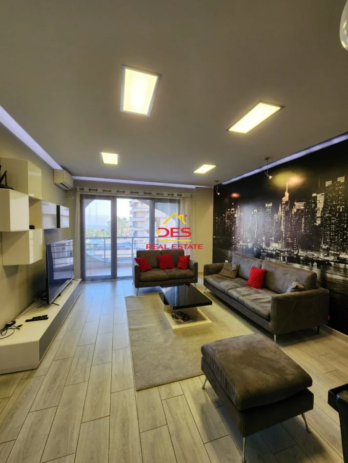 Vlore, jepet me qera apartament 2+1+Ballkon Kati 4, 104 m² 550 € (Rruga Sadik Zotaj)