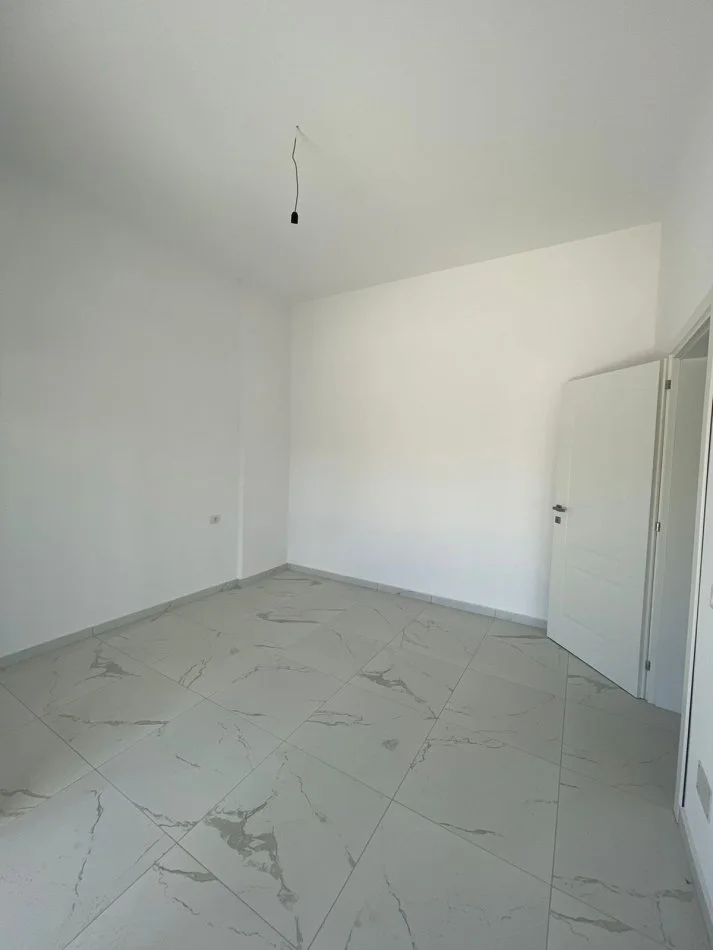 Durres, shitet apartament 1+1+Ballkon Kati 1, 65.000 €
