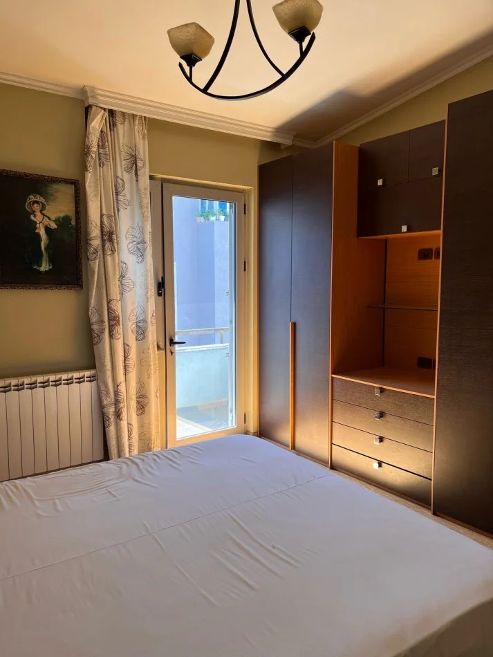 Tirane, jepet me qera apartament 2+1+Ballkon Kati 7, 110 m² 600 € (QIRA APARTAMENT 2+1 TEK ELEONORA!)