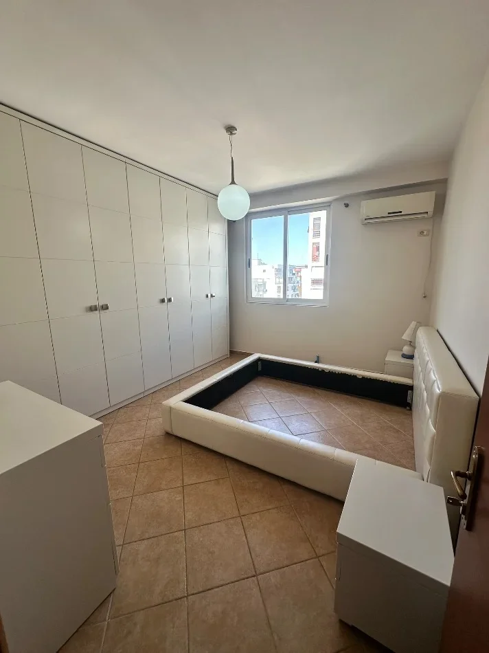Tirane, shitet apartament 2+1+Aneks+Ballkon Kati 7, 100 m² 154.500 € (kombinat)