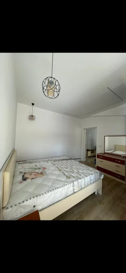 Tirane, jepet me qera apartament 1+1+Ballkon Kati 4, 65 m² 450 € (rruga Bill Klinton)