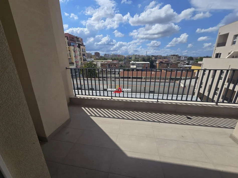 Tirane, shitet apartament 1+1 Kati 5, 118 m² 192.000 € (Kompleksi Aura)