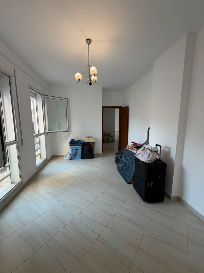 Tirane, shitet apartament 2+1 Kati 2, 101 m² 270.000 € (PAZARI RI)