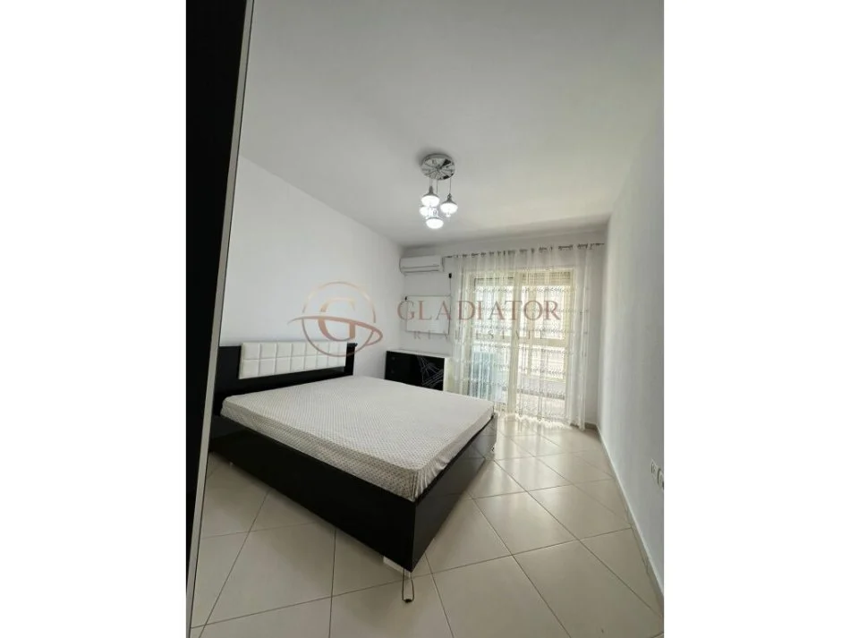 Durres, jepet me qera apartament 2+1 Kati 3, 117 m² 451 € 