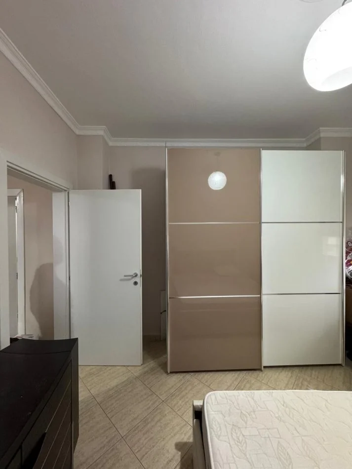 Durres, jepet me qera apartament 2+1 Kati 4, 85 m² 400 € 