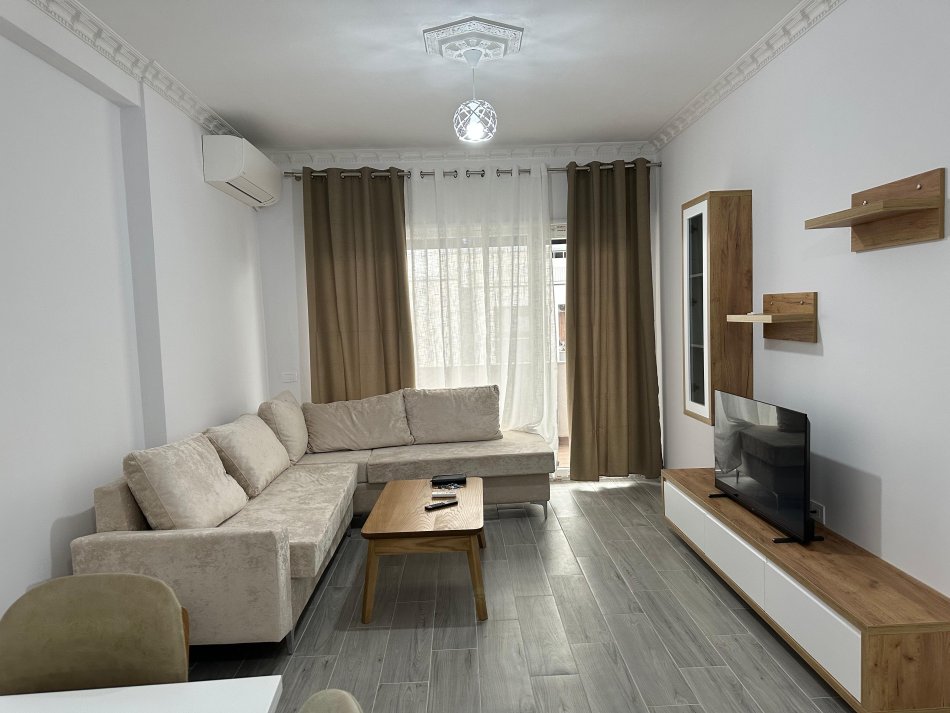 Tirane, jap me qera apartament 2+1+Aneks+Ballkon Kati 5, 110 m² 500 € (Shkoze)