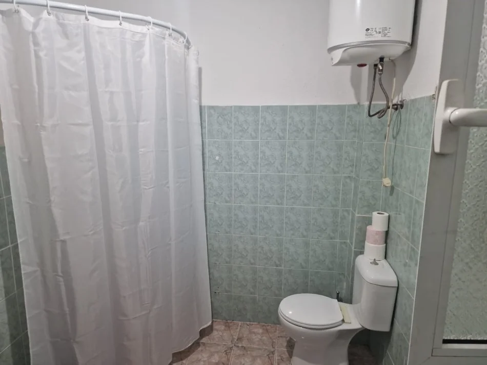 Tirane, jepet me qera apartament 2+1 Kati 1, 100 m² 400 € (Ish Frigoriferi ,Siri Kodra)