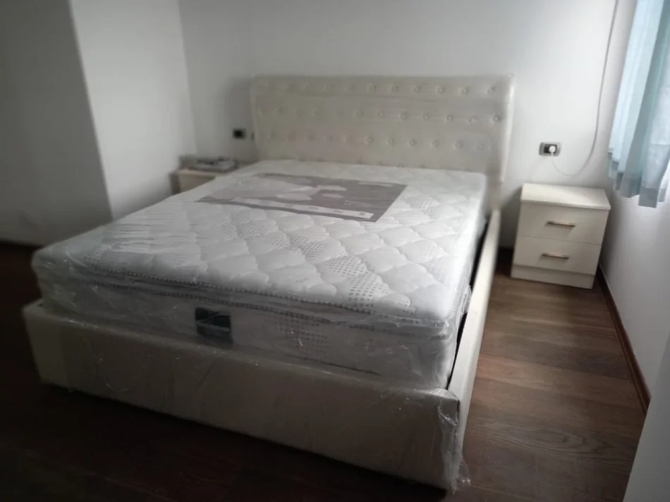 Tirane, jepet me qera apartament 3+1+Ballkon , 650 € (Don Bosko)