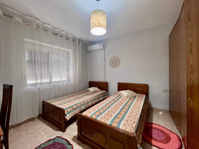 Tirane, jepet me qera apartament 2+1+BLK Kati 4, 85 m² 380 Euro (Diplomati)