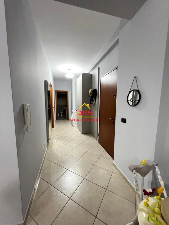 Vlore, shitet apartament 2+1+Ballkon Kati 3, 105 m² 140.000 € (Rruga Enver Jaho)