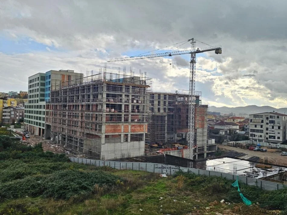 Tirane, shitet apartament 2+1 Kati 8,në PORCELAN PAGESA ME 2 KESTE . SIP 98 m² çmimi : 144.500 €