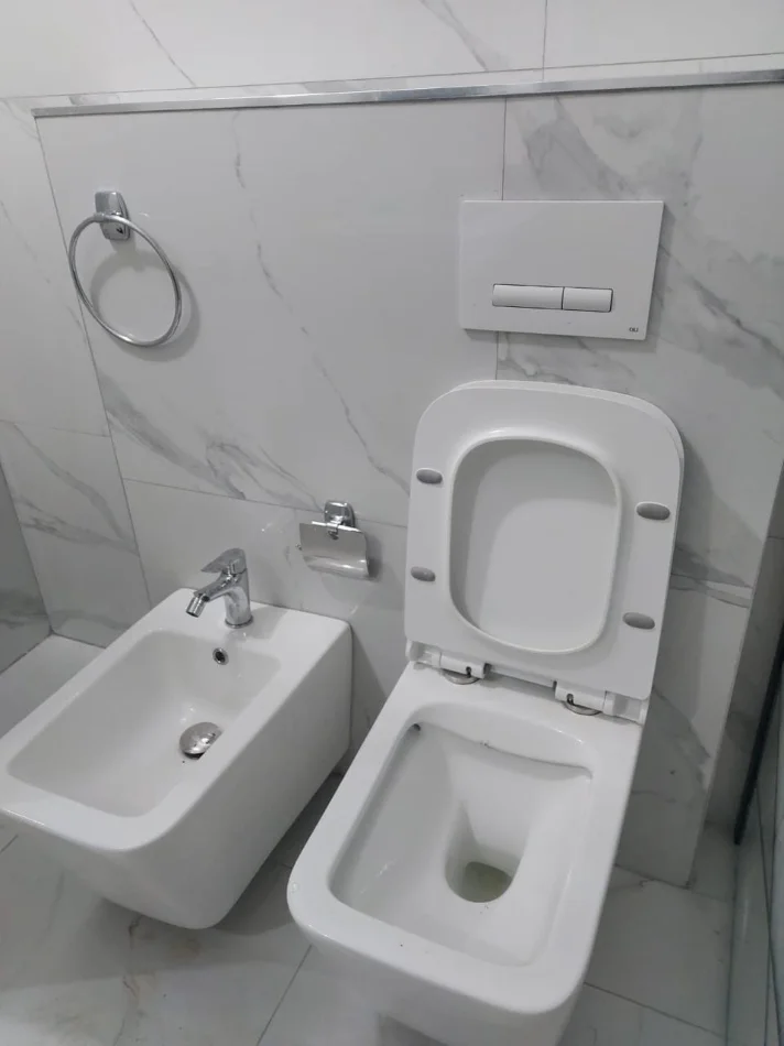 Tirane, jepet me qera apartament 1+1 Kati 5, 60 m² 480 € (Ali Dem prane Credin Bank)