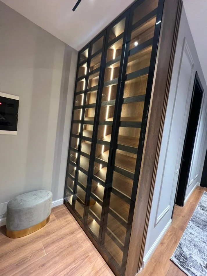 Tirane, jepet me qera apartament 2+1 Kati 3, 120 m² 1.200 € (Secret Garden Residence)