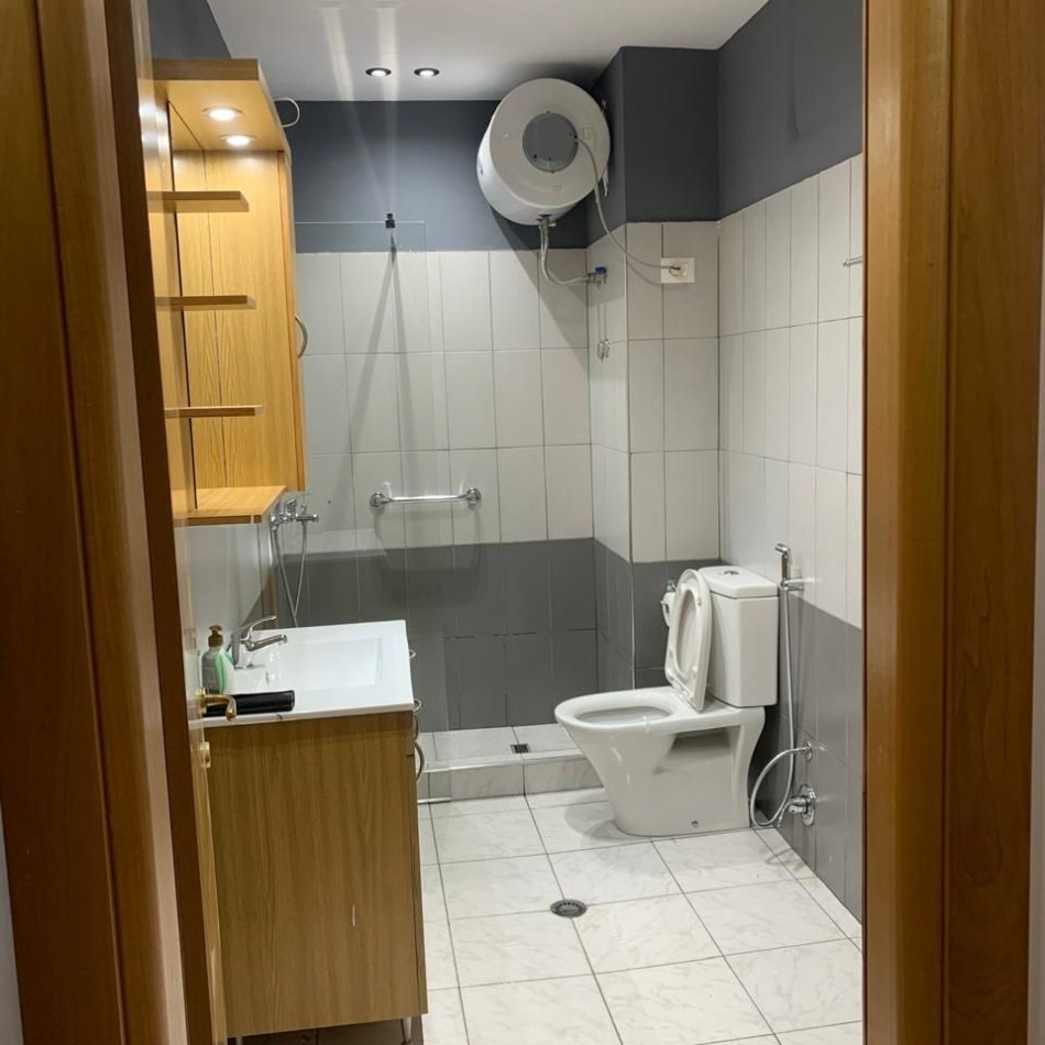 Tirane, shitet apartament 1+1 Kati 2, 65 m² 148.800 € (LIQENI THATE)