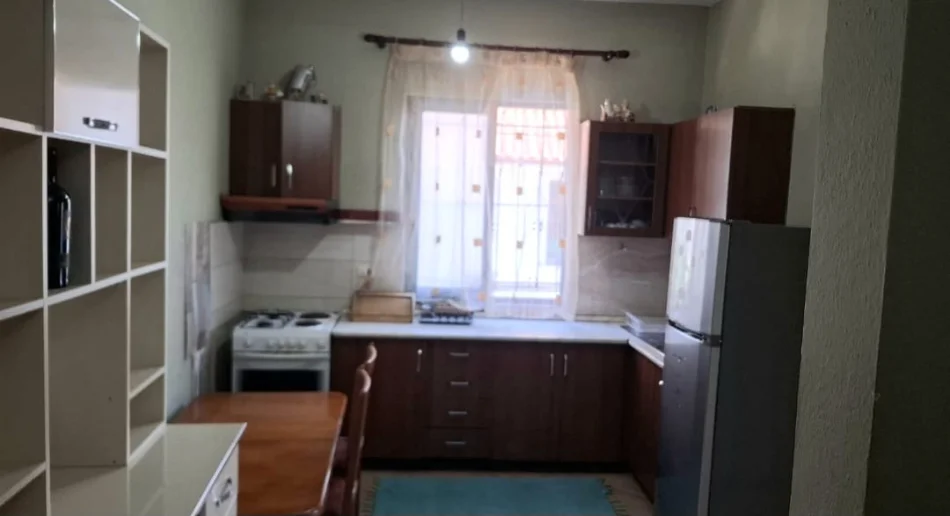 Tirane, jepet me qera apartament 1+1 Kati 2, 65 m² 450 € (Prane Vizion Plus ne Don Bosko)