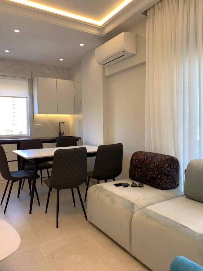 Durres, shitet apartament 1+1+Ballkon Kati 6, 