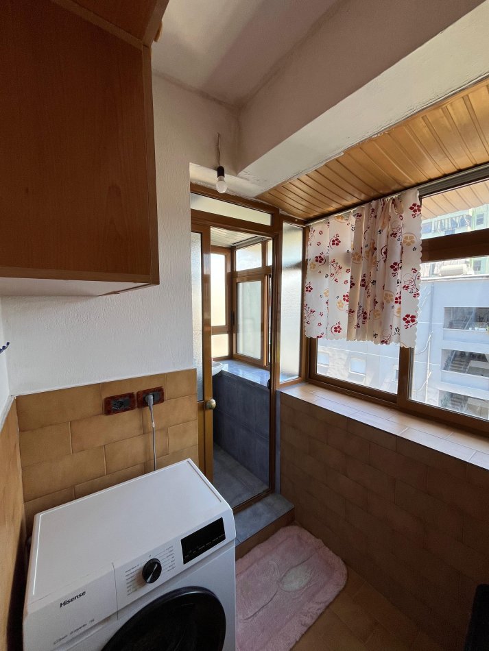 Tirane, jepet me qera apartament 2+1 Kati 5, 450 € (Ish-Parku Autobuzave)