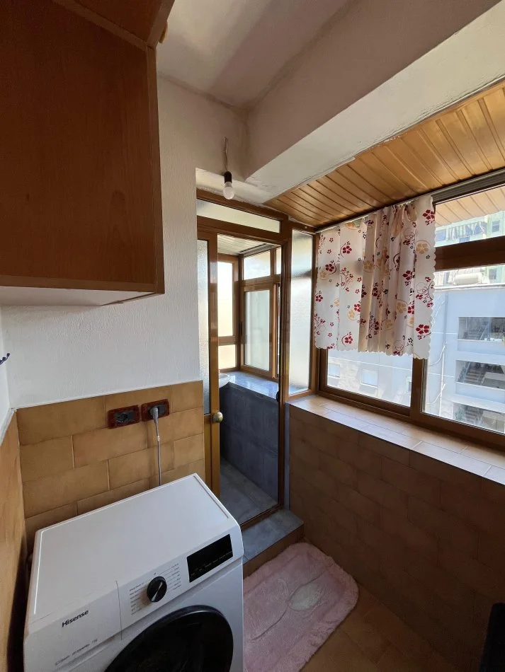 Tirane, jepet me qera apartament 2+1 Kati 5, 450 € (Ish-Parku Autobuzave)