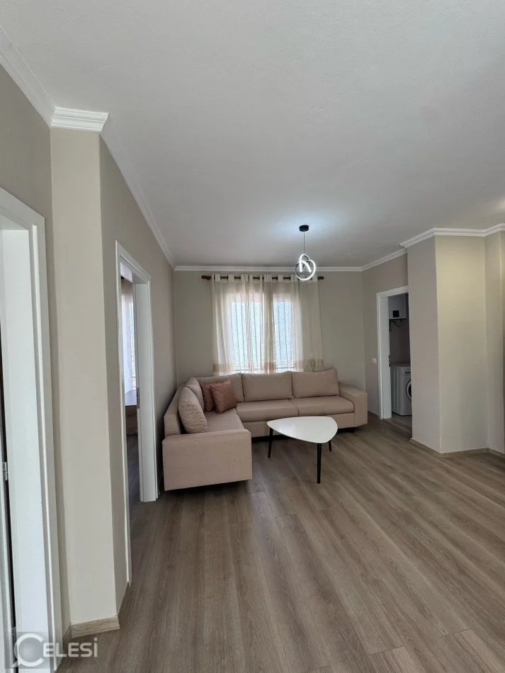 Tirane, jepet me qera apartament 2+1 Kati 5, 85 m² 50.000 € (Xhamia e Selites)