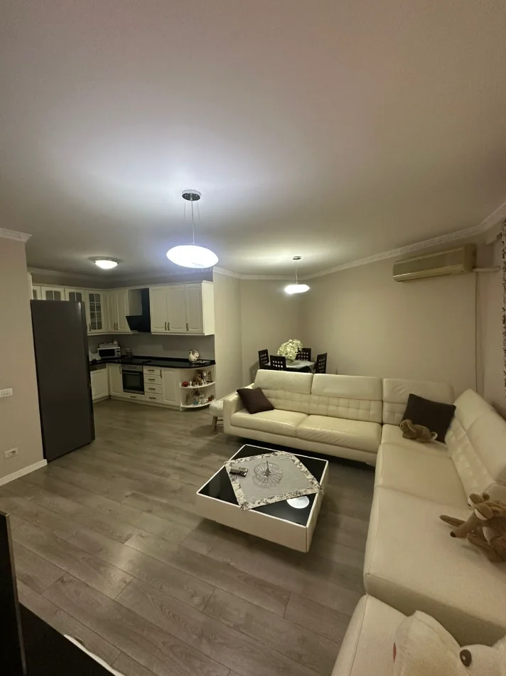 Tirane, shitet apartament 2+1+Ballkon Kati 5, 116 m² 235.000 € 