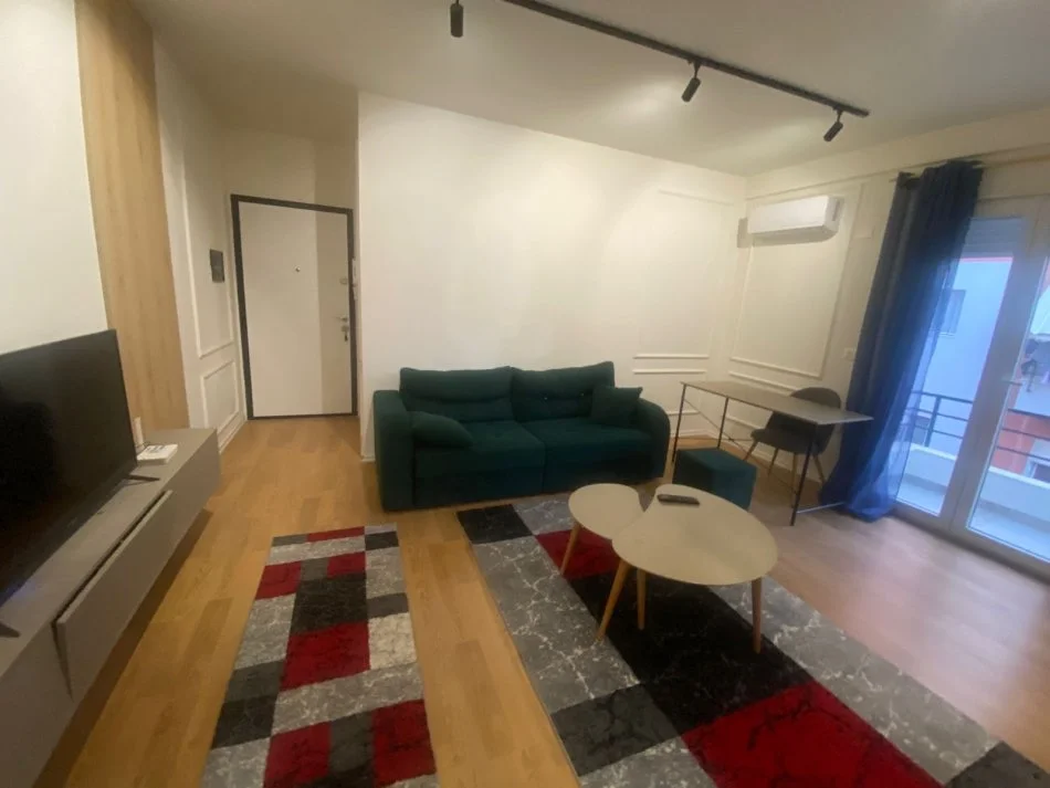 Tirane, jepet me qera apartament 1+1 Kati 3, 68 m² 500 € (Selite)