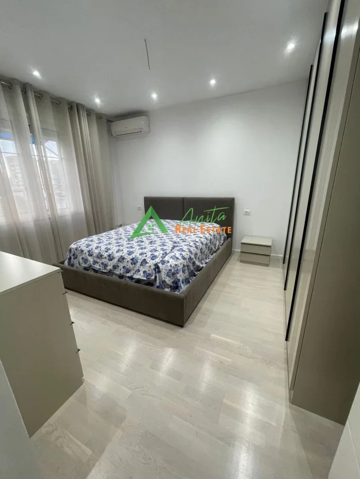 Tirane, jepet me qera apartament 1+1+Ballkon Kati 3, 64 m² (Rruga Bardhyl)