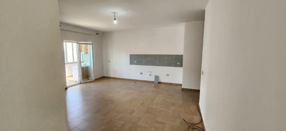 Tirane, jepet me qera apartament 2+1 Kati 4, 102 m² 450 € (Rruga Jordan Misja)