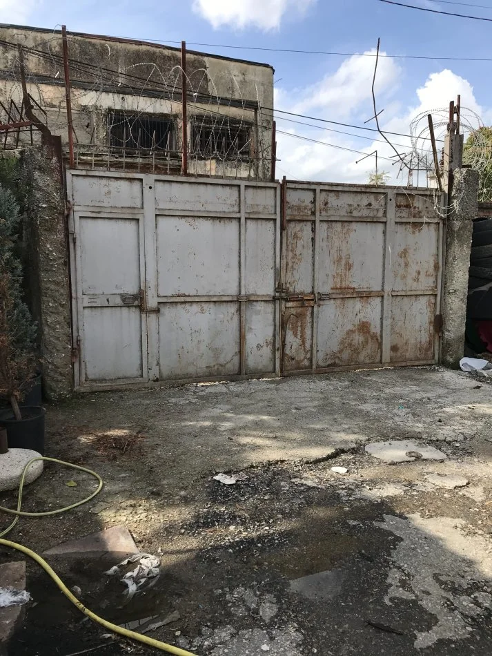 Tirane, jap me qera magazine Kati 0, 200 m² 450 €