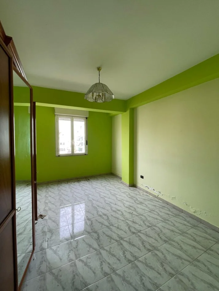 Durres, shitet apartament 2+1+Ballkon Kati 5, 97 m² 90.000 € (Kryqi Kuq Durres)