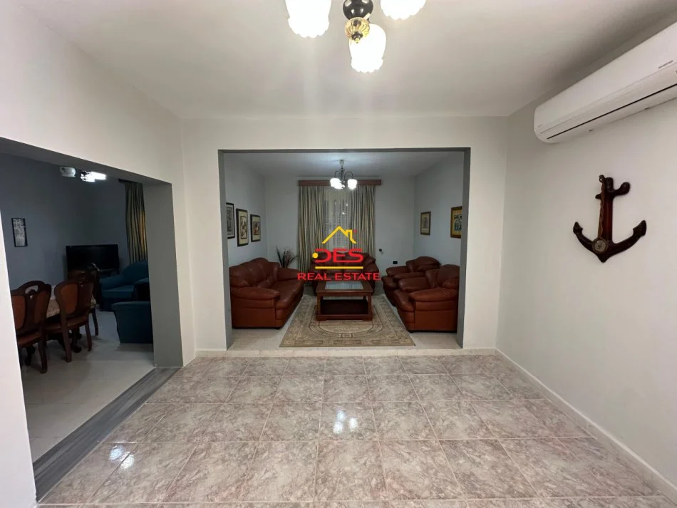 Vlore, jepet me qera shtepi 2+1+Ballkon Kati 0, 100 m² 400 € (Rruga Sadik Zotaj)