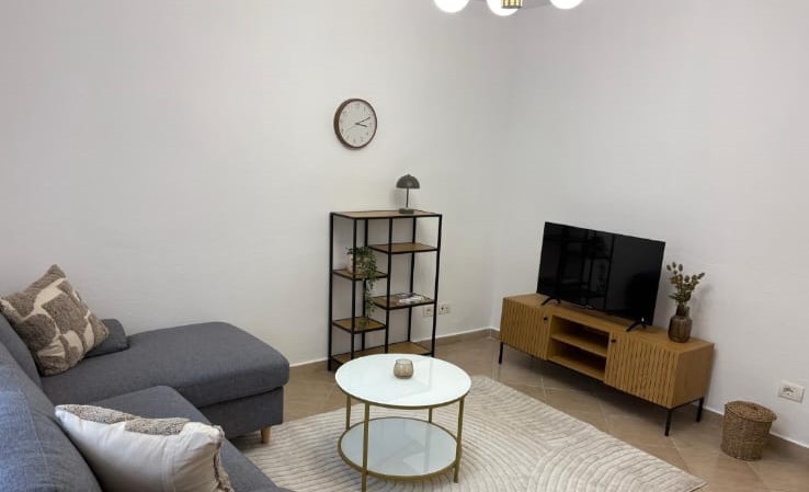 Tirane, jepet me qera apartament 1+1 Kati 3, 60 m² 500 € (shkolla e baletit)