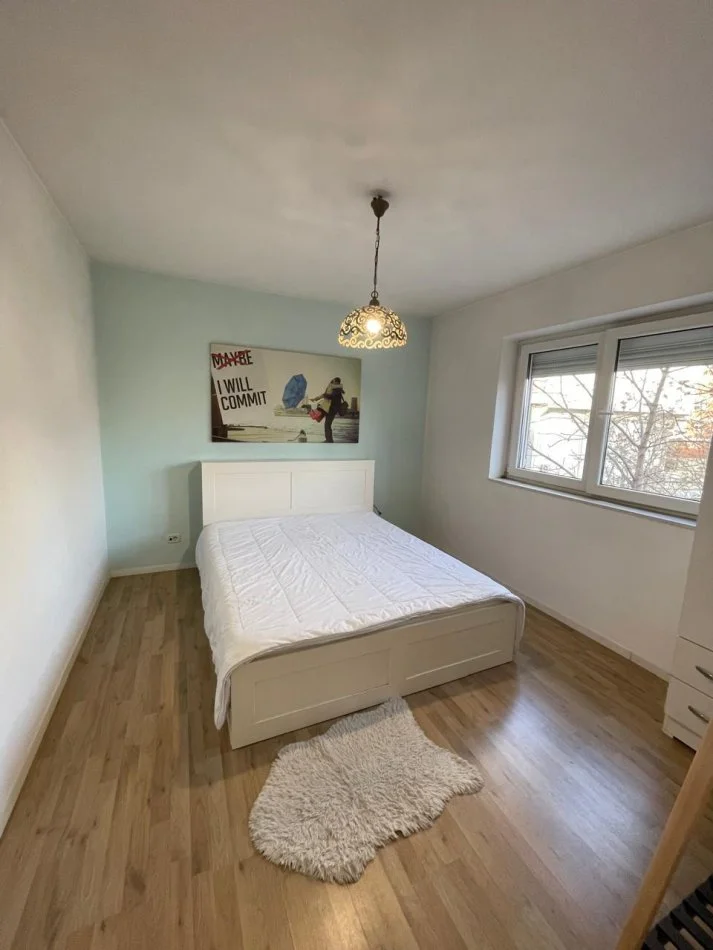 Tirane, jepet me qera 1+1 , (Rruga e Salës)