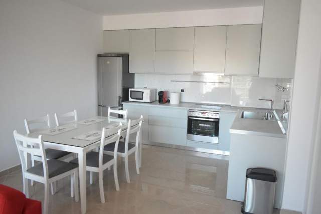 Tirane, jepet me qera apartament 1+1+BLK Kati 7, 75 m² 600 Euro (rruga Brigada VIII)