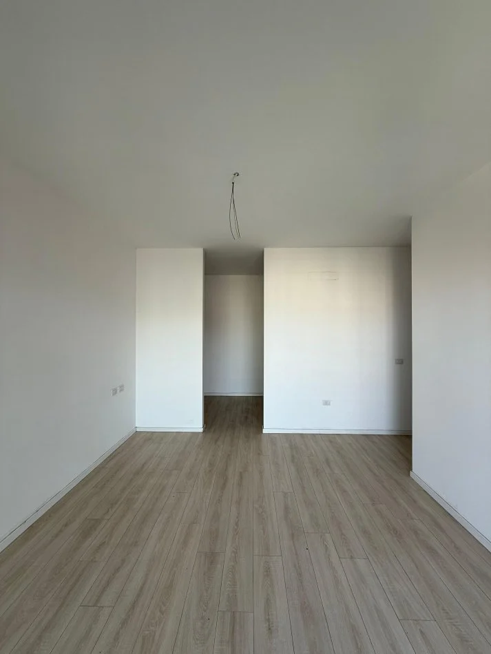 Tirane, shitet apartament 3+1+Ballkon Kati 8, 132 m² 250.000 € (rruga mergimi)