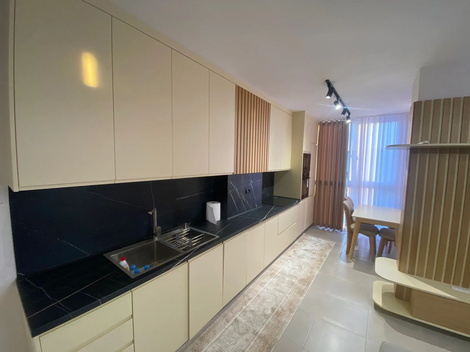 APARTAMENT ME QIRA 2+1 NE YZBERISHT