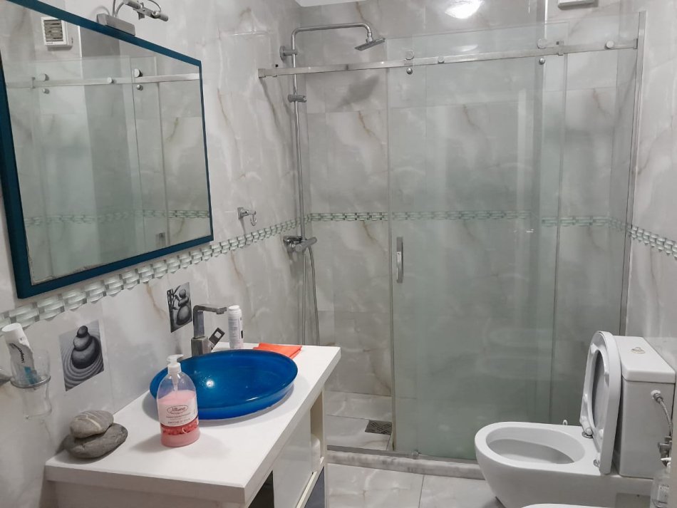 Tirane, jepet me qera apartament 2+1+Ballkon Kati 3, 120 m² 700 € (Kristal Center)