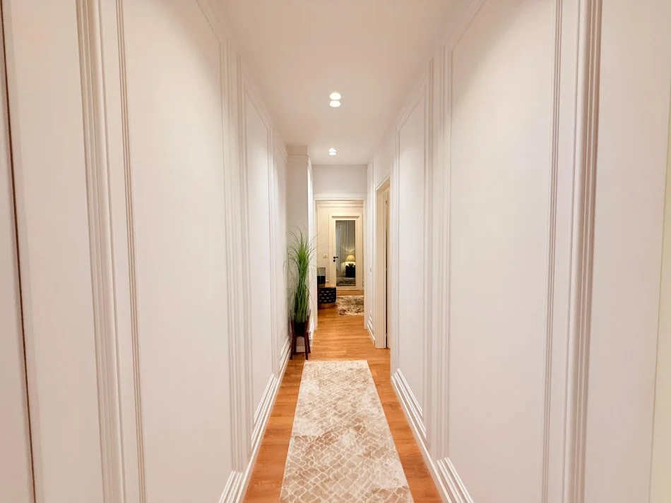 Tirane, jepet me qera apartament 2+1 Kati 3, 120 m² 1.500 € (Rruga e Barrikadave)