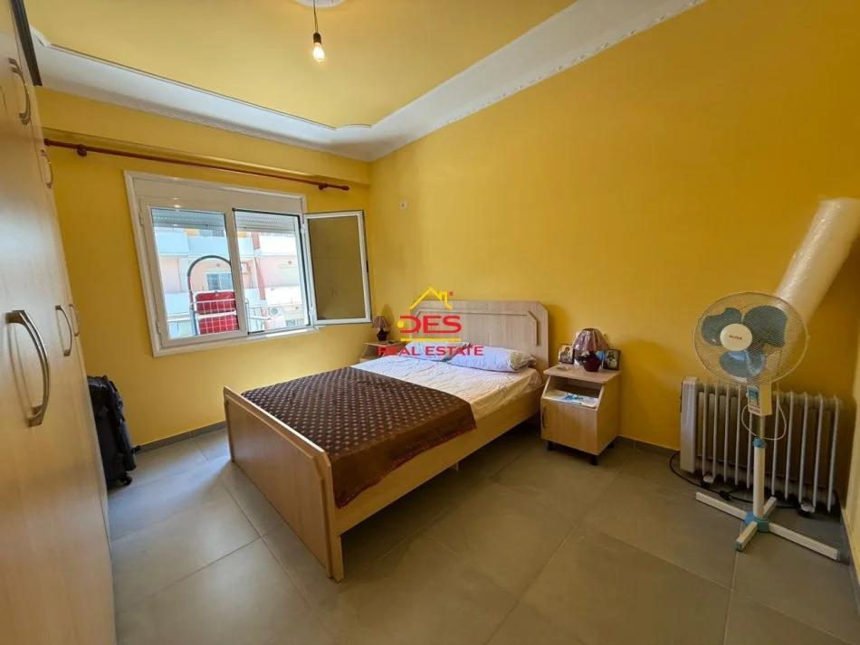 Vlore, jepet me qera apartament 1+1+Ballkon Kati 3, 70 m² 450 € (Rruga murat Tërbaçi)
