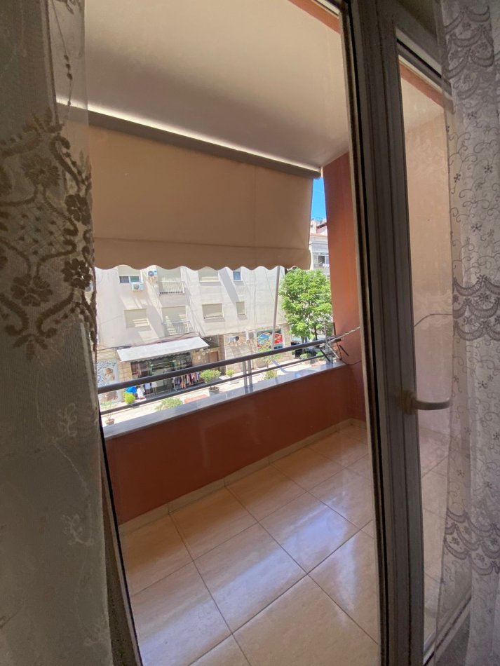 Tirane, jepet me qera apartament 2+1 Kati 1, 120 m² 620 € (don bosko)