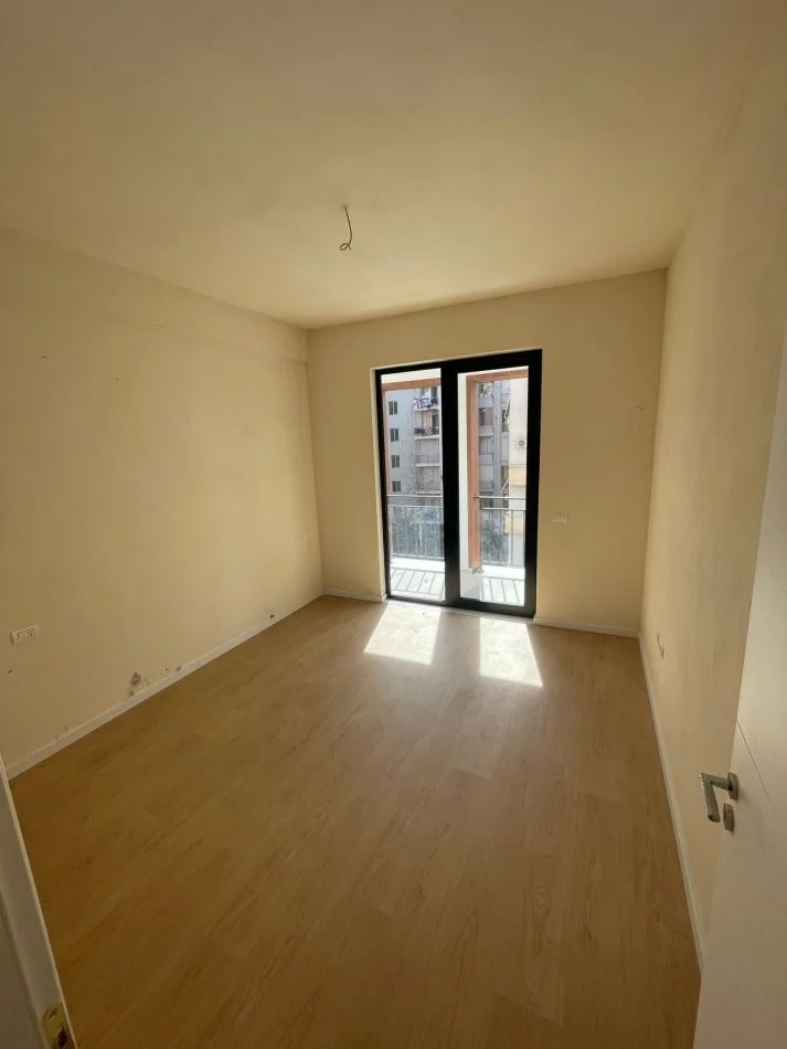 Tirane, shitet apartament 2+1 Kati 3, 90 m² 126.000 € (Sokrat Miho pran Vila L 2)