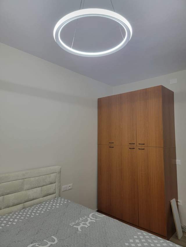 Tirane, jepet me qera apartament Kati 4, 65 m² 600 tek 21 dhjetori