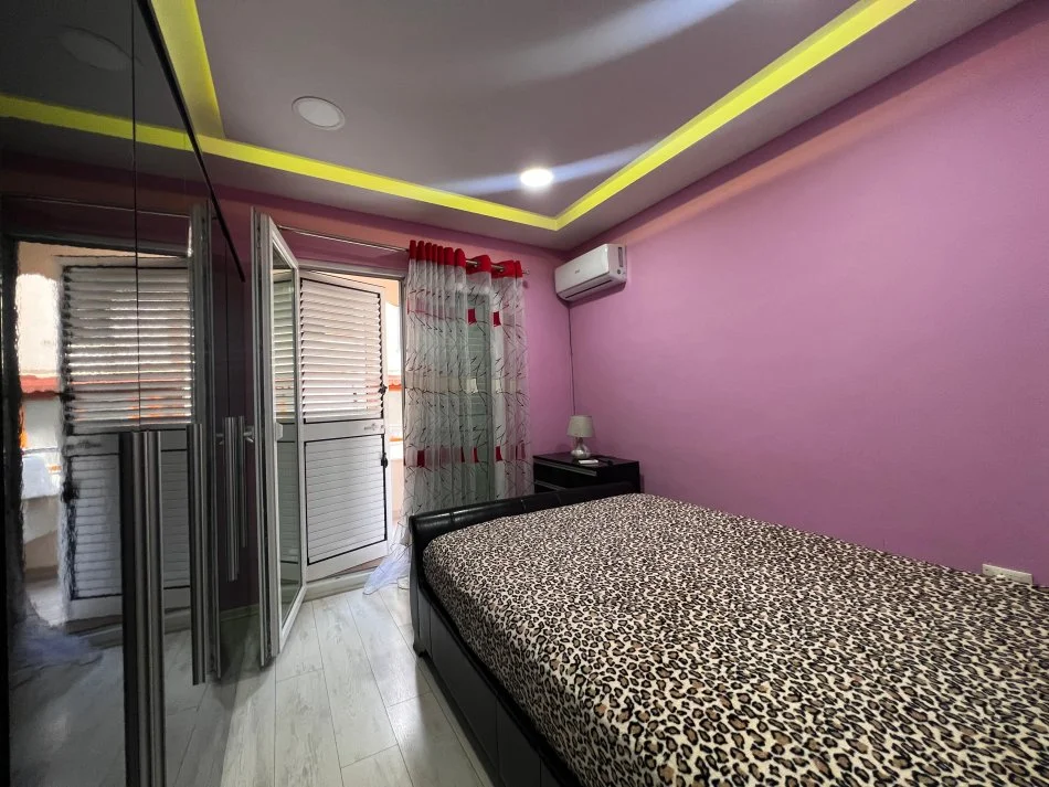 Tirane, jepet me qera apartament 1+1+Ballkon Kati 4, 63 m² 500 € (41.306720185288206, 19.813560954432287)