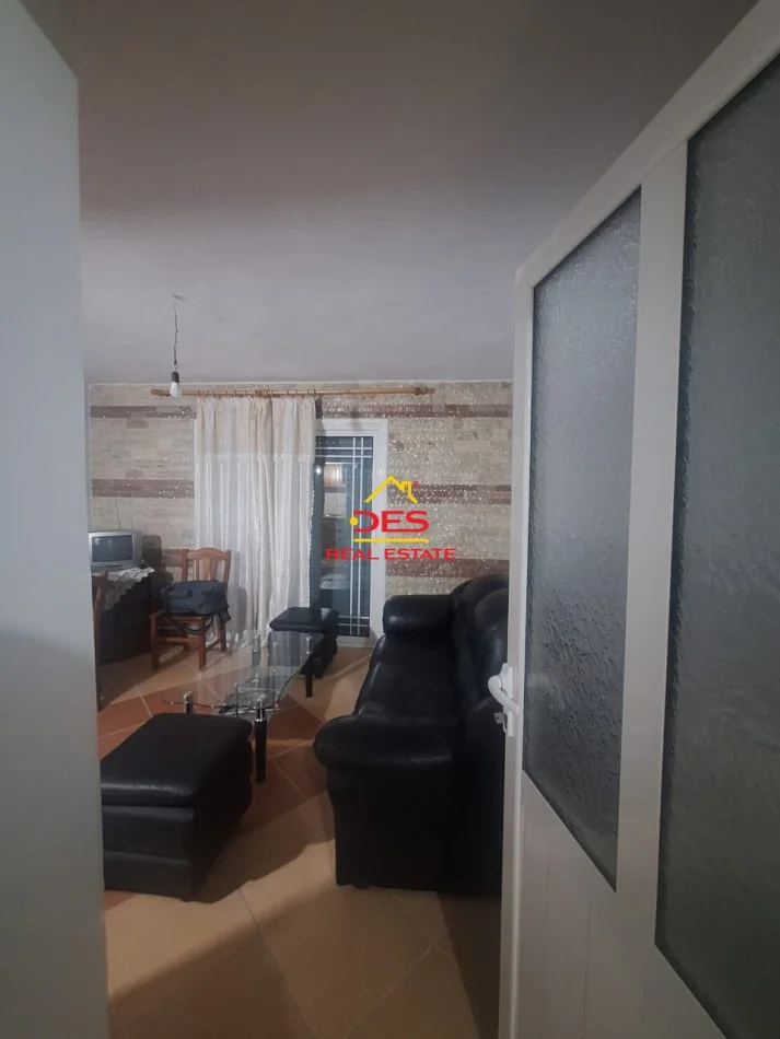 Vlore, shitet apartament 1+1+Ballkon Kati 5, 57 m² 72.000 € (Rruga Sadik Zotaj)