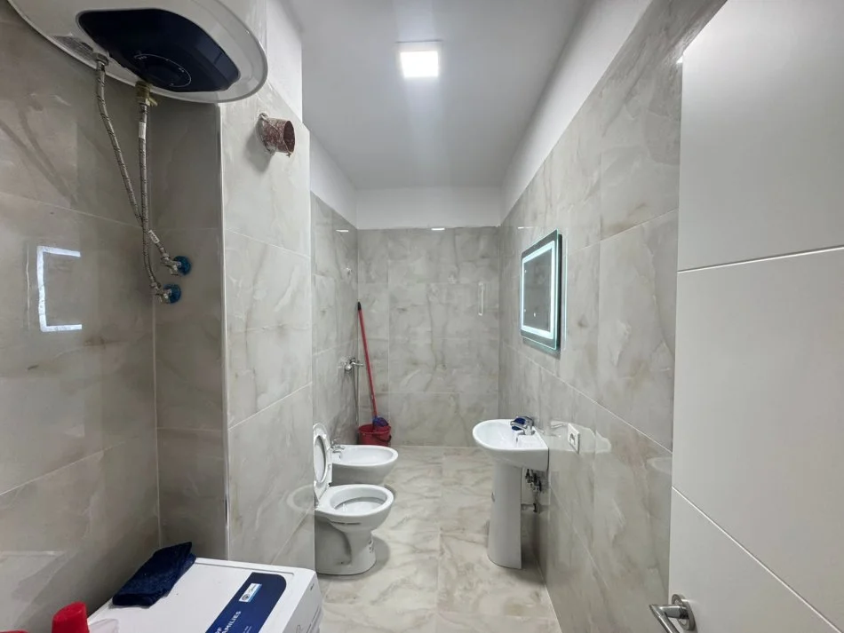 Tirane, jepet me qera apartament 2+1 Kati 1, 104 m² 500 € (ASTIR)