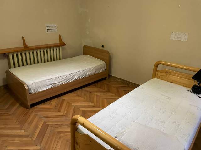 Tirane, jepet me qera apartament 2+1+A Kati 1, 90 m² 350 Euro (Brryli)