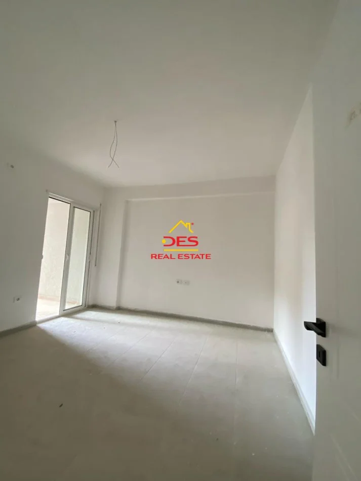Vlore, shitet apartament 2+1+Ballkon Kati 5, 106 m² (Rruga Murat Tërbaçi)