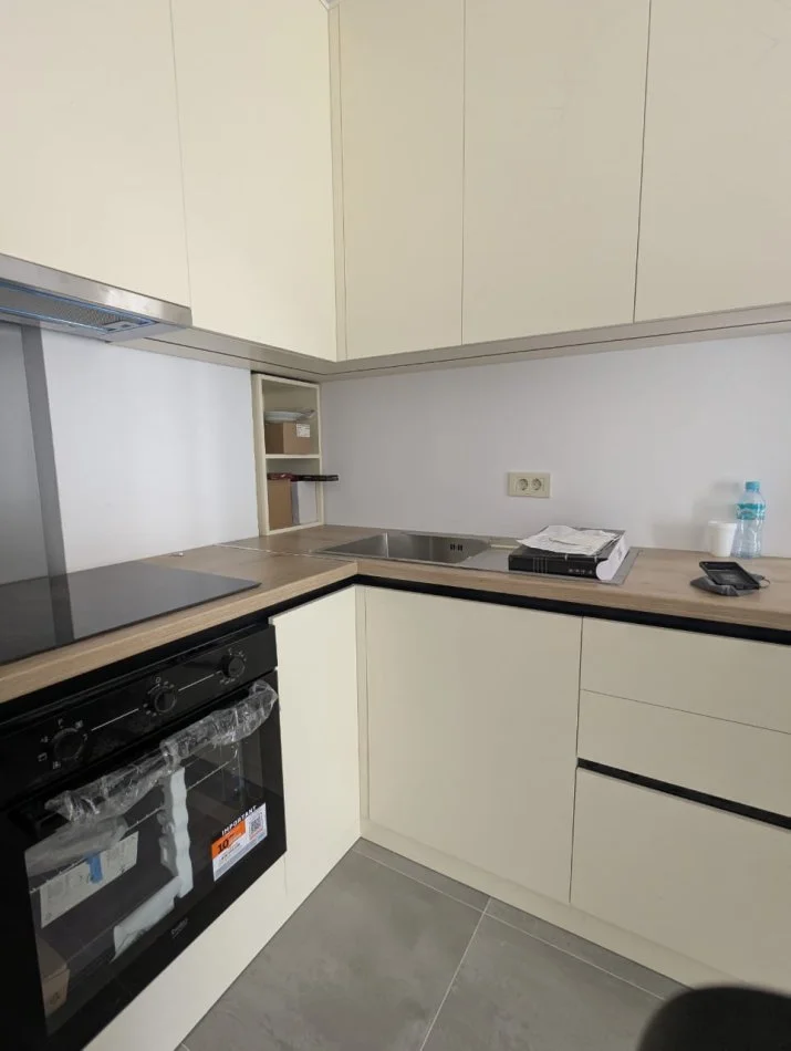 Tirane, jepet me qera apartament 1+1+Ballkon Kati 2, 58 m² 650 € (Rruga.Mine Peza)