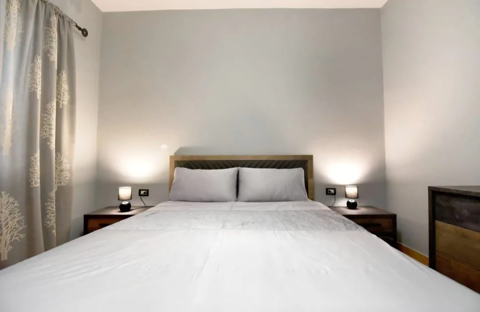 Tirane, jepet me qera Vile 2 Katshe Kati 2, 120 m² 700 € (Tek Medreseja)